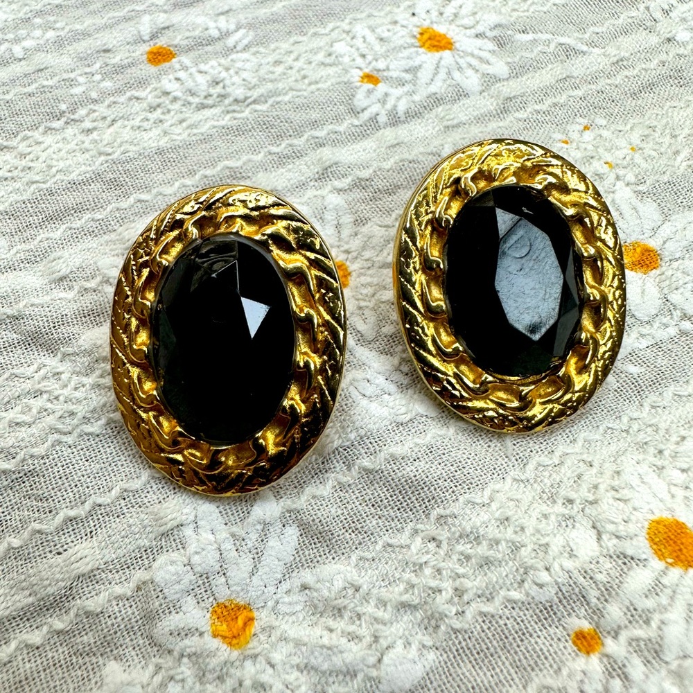Vintage gold tone pin earrings